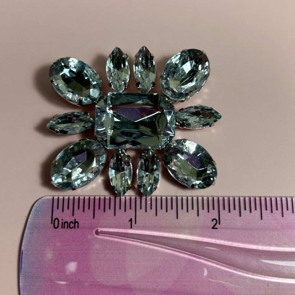 Sparkling Silver Tone Rhinestone Brooch - Picture 6 of 7